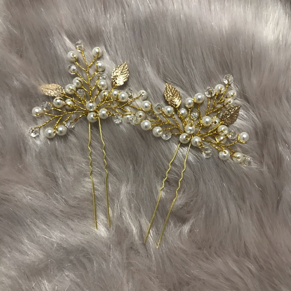 3/ $25 Gold hair pin